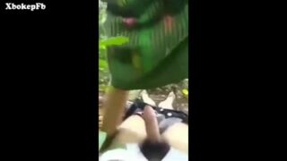 Bokep abg kampung kentu di kebun ketahuan