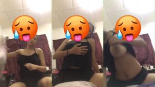 Bokep amel omek sange payudara bulat menggoda